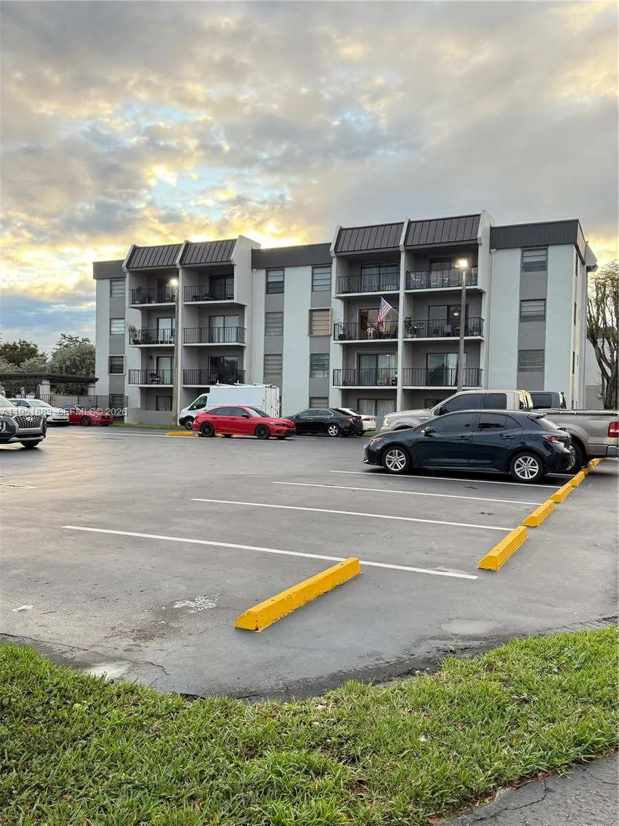 10431 N Kendall Dr D104, Miami, Florida 33176, Miami, Florida 33176, 2 Bedrooms Bedrooms, ,1 BathroomBathrooms,Residential,For Sale,10431 N Kendall Dr D104, Miami, Florida 33176,A11951883