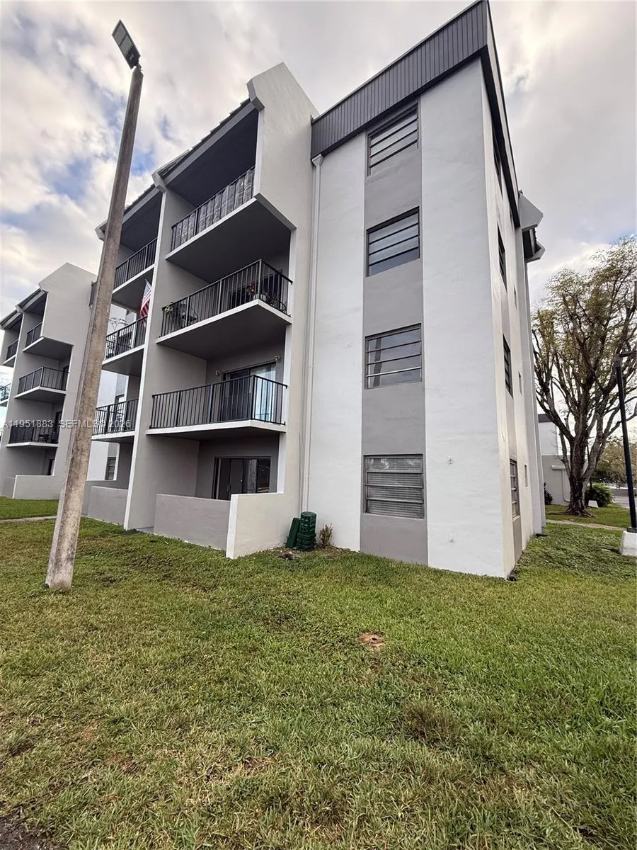10431 N Kendall Dr D104, Miami, Florida 33176, Miami, Florida 33176, 2 Bedrooms Bedrooms, ,1 BathroomBathrooms,Residential,For Sale,10431 N Kendall Dr D104, Miami, Florida 33176,A11951883