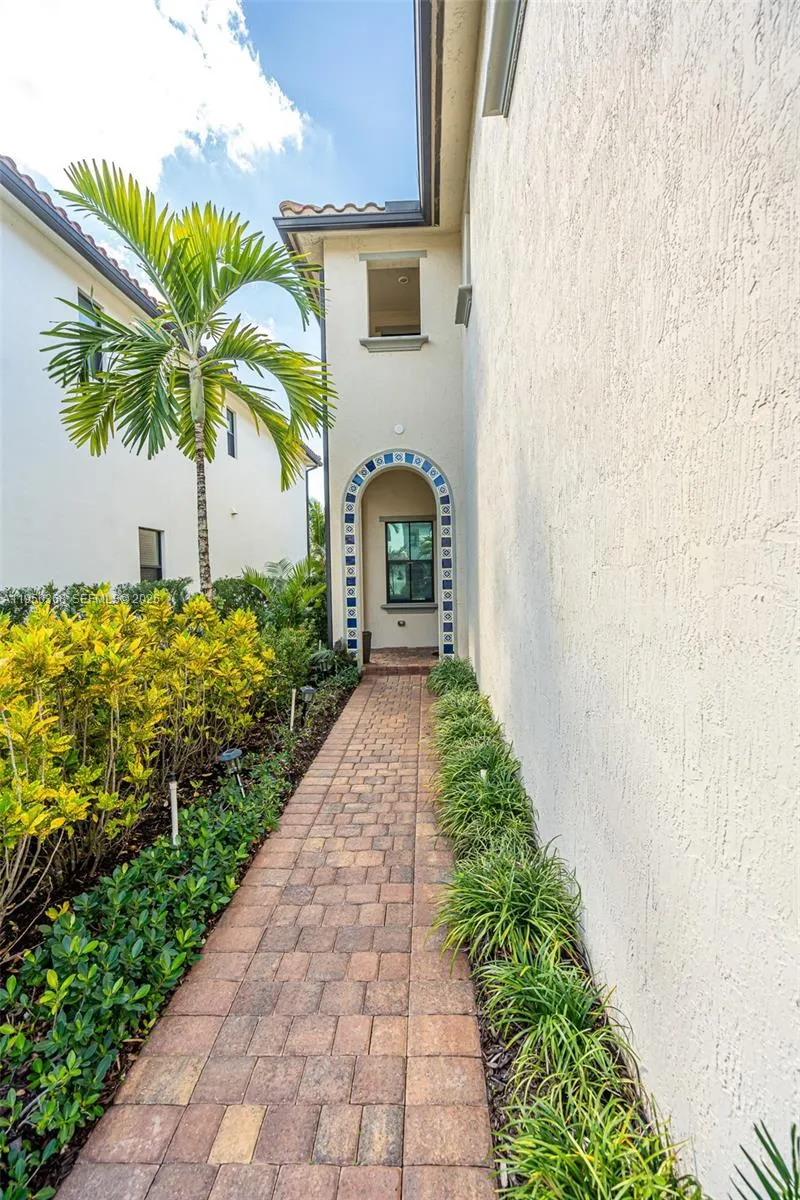 11824 Sw 13th Ct, Pembroke Pines, Florida 33025, Pembroke Pines, Florida 33025, 4 Bedrooms Bedrooms, ,3 BathroomsBathrooms,Residential,For Sale,11824 Sw 13th Ct, Pembroke Pines, Florida 33025,A11950368