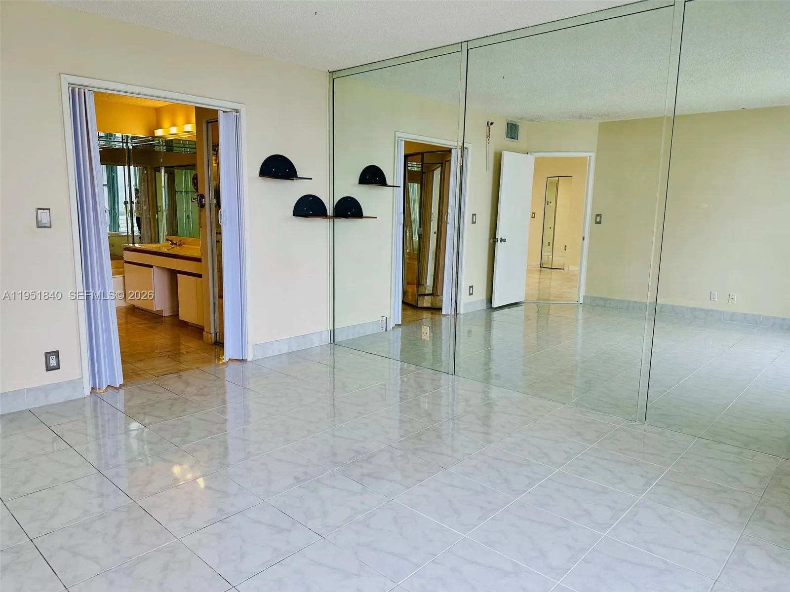 3600 Mystic Pointe Dr 1117, Aventura, Florida 3318, Aventura, Florida 33180, 2 Bedrooms Bedrooms, ,2 BathroomsBathrooms,Residential,For Sale,3600 Mystic Pointe Dr 1117, Aventura, Florida 3318,A11951840