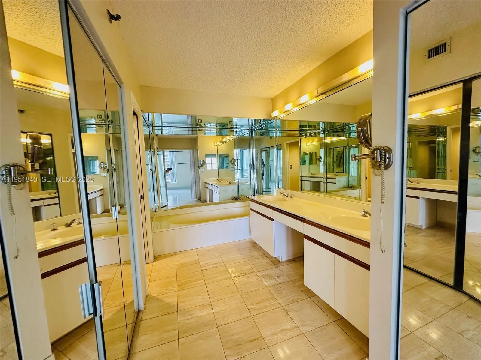 3600 Mystic Pointe Dr 1117, Aventura, Florida 3318, Aventura, Florida 33180, 2 Bedrooms Bedrooms, ,2 BathroomsBathrooms,Residential,For Sale,3600 Mystic Pointe Dr 1117, Aventura, Florida 3318,A11951840