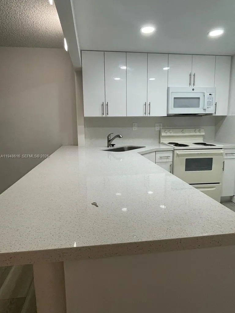4550 Nw 9th St 801e, Miami, Florida 33126, Miami, Florida 33126, 2 Bedrooms Bedrooms, ,1 BathroomBathrooms,Residential Lease,For Rent,4550 Nw 9th St 801e, Miami, Florida 33126,A11948616 4550 Nw 9th St 801e, Miami, Florida 33126, Miami, Florida 33126, 2 Bedrooms Bedrooms, ,1 BathroomBathrooms,Residential Lease,For Rent,4550 Nw 9th St 801e, Miami, Florida 33126,A11948616