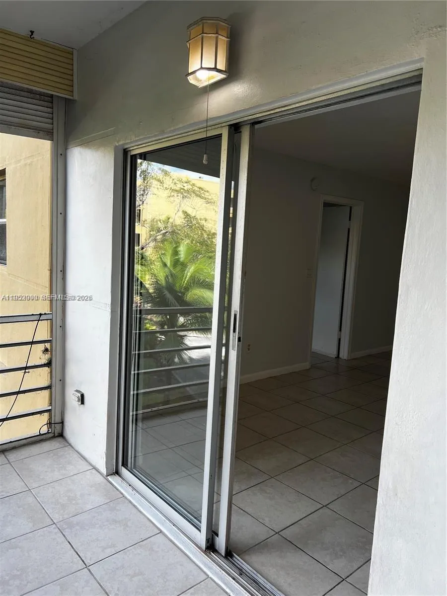 4111 Stirling Rd 308, Dania Beach, Florida 33314, Dania Beach, Florida 33314, 2 Bedrooms Bedrooms, ,1 BathroomBathrooms,Residential Lease,For Rent,4111 Stirling Rd 308, Dania Beach, Florida 33314,A11952000