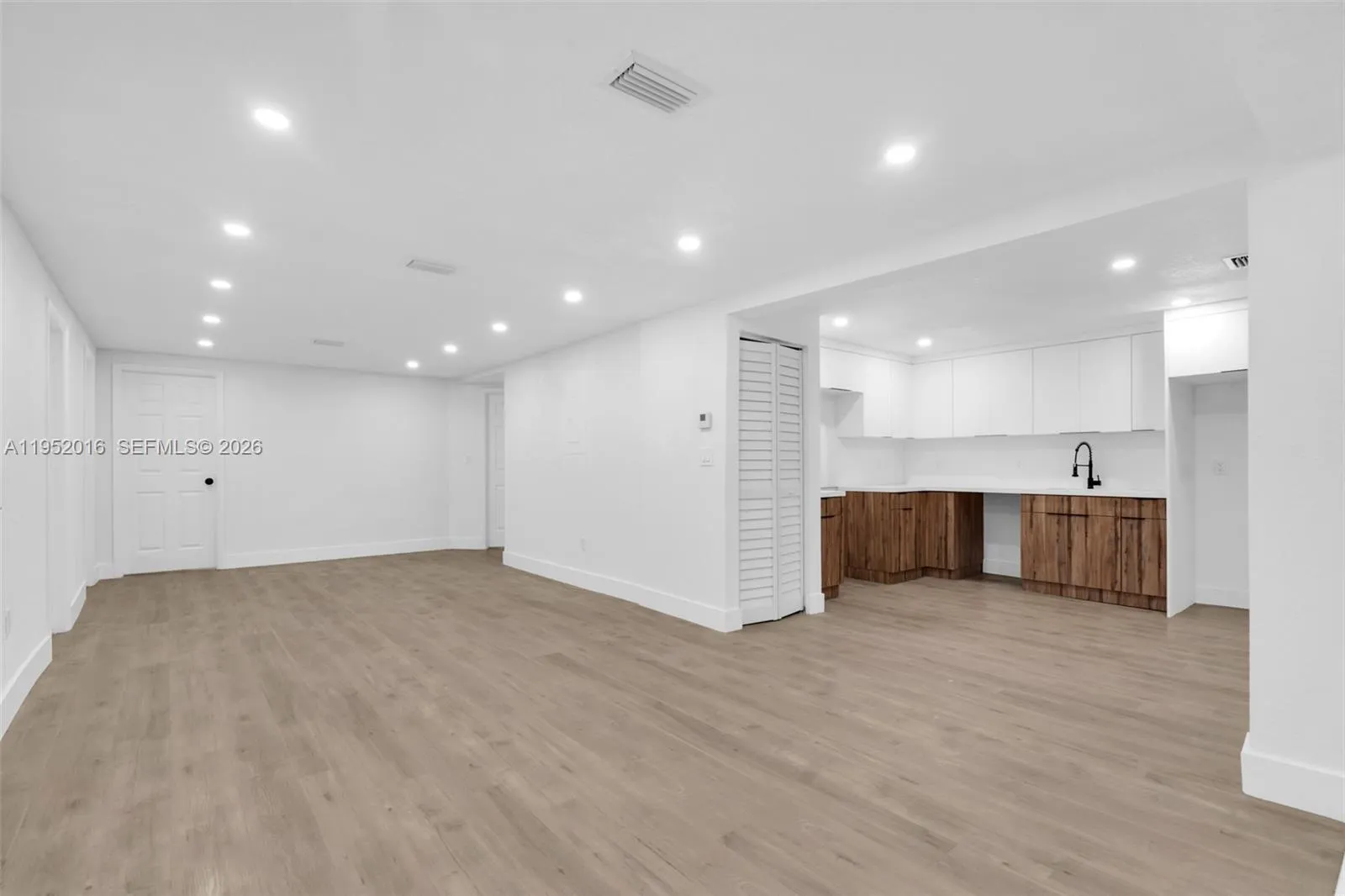 75 Nw 160th St, Miami, Florida 33169, Miami, Florida 33169, ,Residential Income,For Sale,75 Nw 160th St, Miami, Florida 33169,A11952016