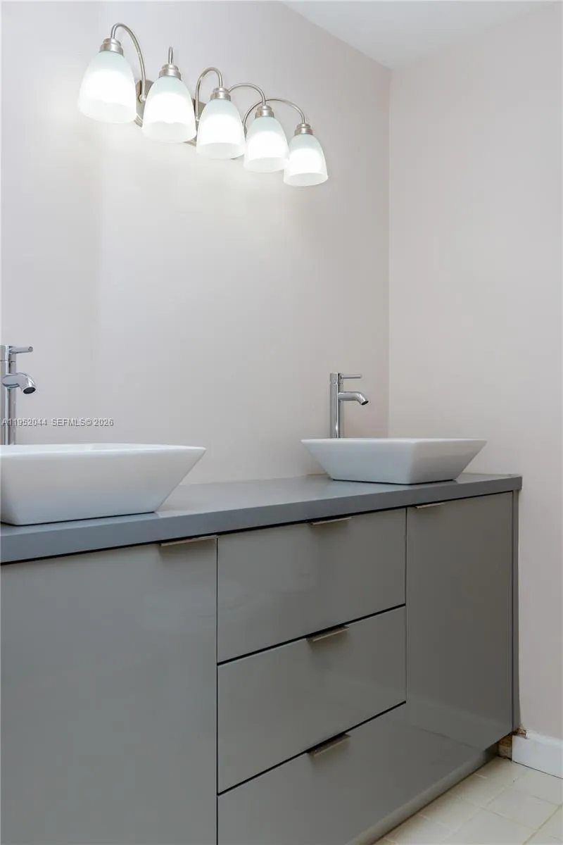 8320 Sw 39th Ct, Davie, Florida 33328, Davie, Florida 33328, 4 Bedrooms Bedrooms, ,2 BathroomsBathrooms,Residential Lease,For Rent,8320 Sw 39th Ct, Davie, Florida 33328,A11952044