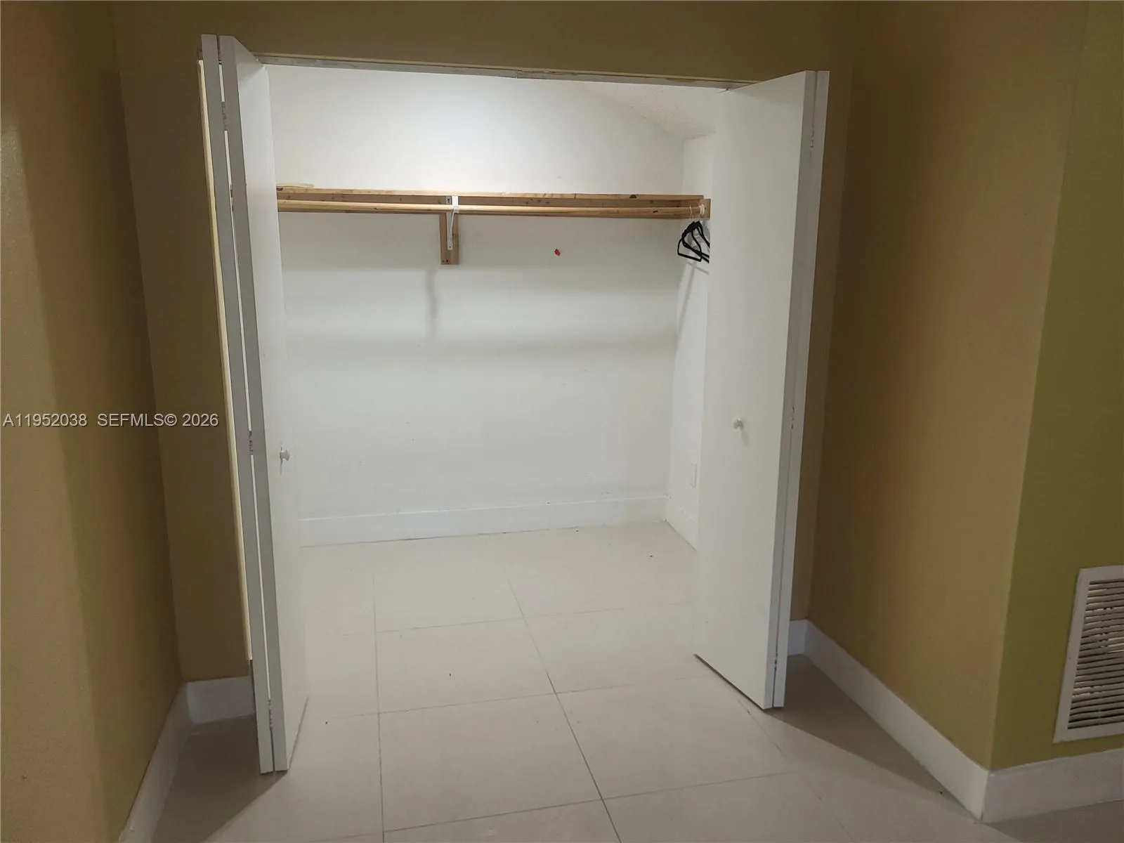 2221 Nw 55th Ter 2221, Lauderhill, Florida 33313, Lauderhill, Florida 33313, 3 Bedrooms Bedrooms, ,2 BathroomsBathrooms,Residential Lease,For Rent,2221 Nw 55th Ter 2221, Lauderhill, Florida 33313,A11952038