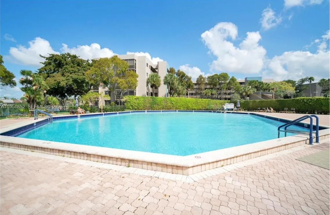 1100 Colony Point Cir 518, Pembroke Pines, Florida, Pembroke Pines, Florida 33026, 1 Bedroom Bedrooms, ,1 BathroomBathrooms,Residential,For Sale,1100 Colony Point Cir 518, Pembroke Pines, Florida,A11951852