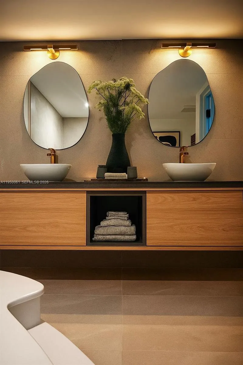 4000 Towerside Ter 804, Miami, Florida 33138, Miami, Florida 33138, 2 Bedrooms Bedrooms, ,2 BathroomsBathrooms,Residential,For Sale,4000 Towerside Ter 804, Miami, Florida 33138,A11950061