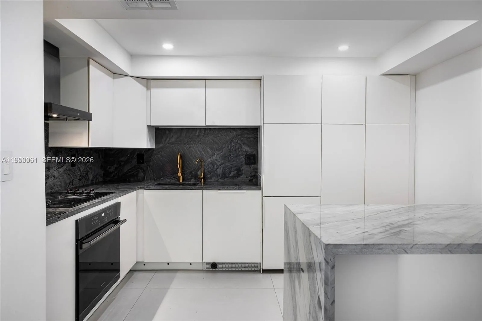 4000 Towerside Ter 804, Miami, Florida 33138, Miami, Florida 33138, 2 Bedrooms Bedrooms, ,2 BathroomsBathrooms,Residential,For Sale,4000 Towerside Ter 804, Miami, Florida 33138,A11950061