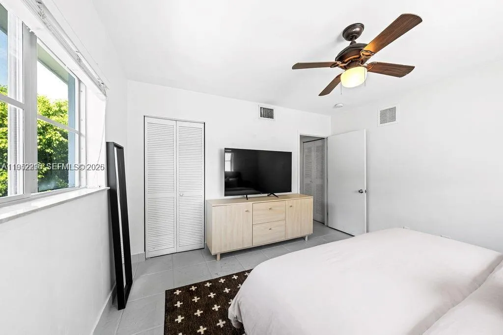 1050 7th St 1050-3, Miami Beach, Florida 33139, Miami Beach, Florida 33139, 1 Bedroom Bedrooms, ,1 BathroomBathrooms,Residential Lease,For Rent,1050 7th St 1050-3, Miami Beach, Florida 33139,A11952296