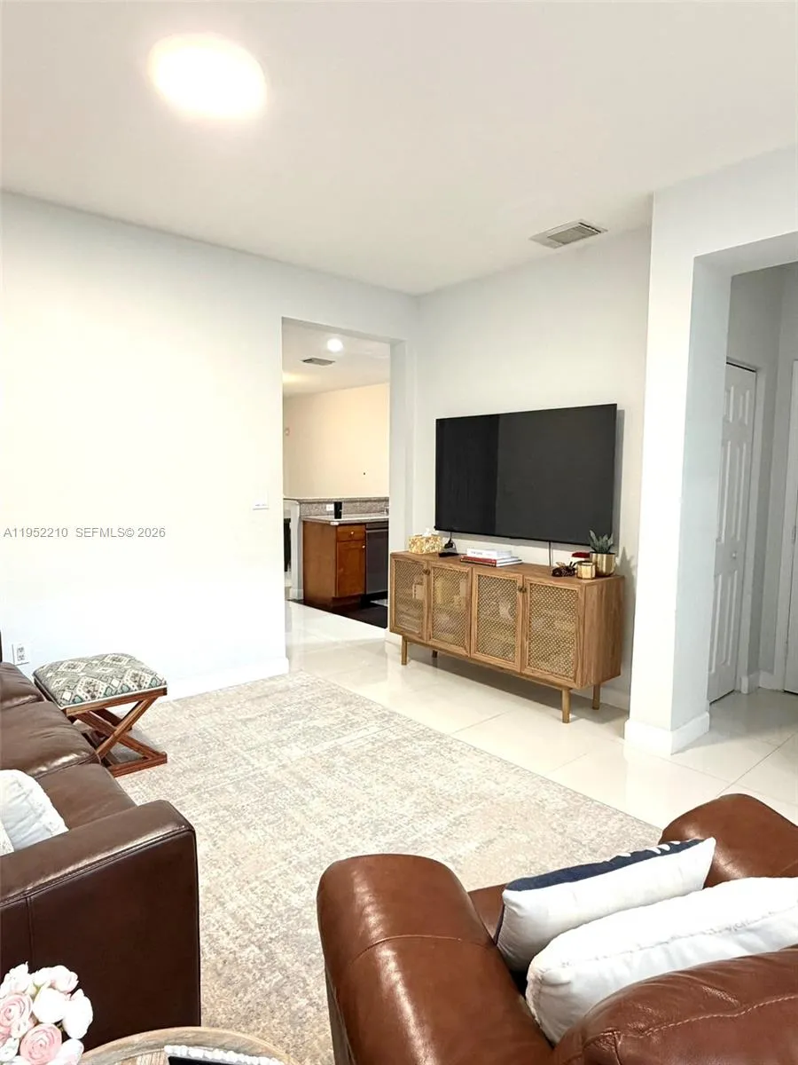 10780 Nw 74th Ln, Doral, Florida 33178, Doral, Florida 33178, 3 Bedrooms Bedrooms, ,3 BathroomsBathrooms,Residential,For Sale,10780 Nw 74th Ln, Doral, Florida 33178,A11952210