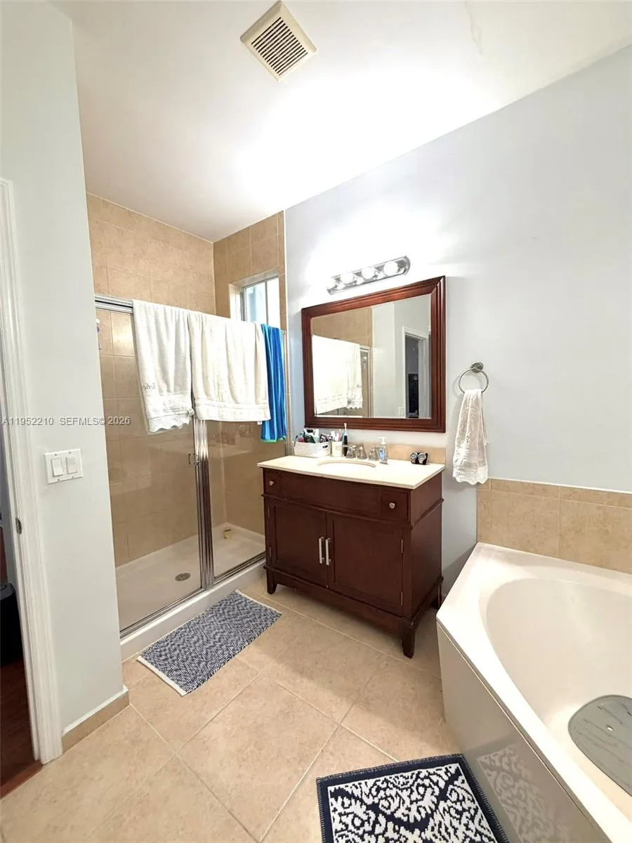 10780 Nw 74th Ln, Doral, Florida 33178, Doral, Florida 33178, 3 Bedrooms Bedrooms, ,3 BathroomsBathrooms,Residential,For Sale,10780 Nw 74th Ln, Doral, Florida 33178,A11952210