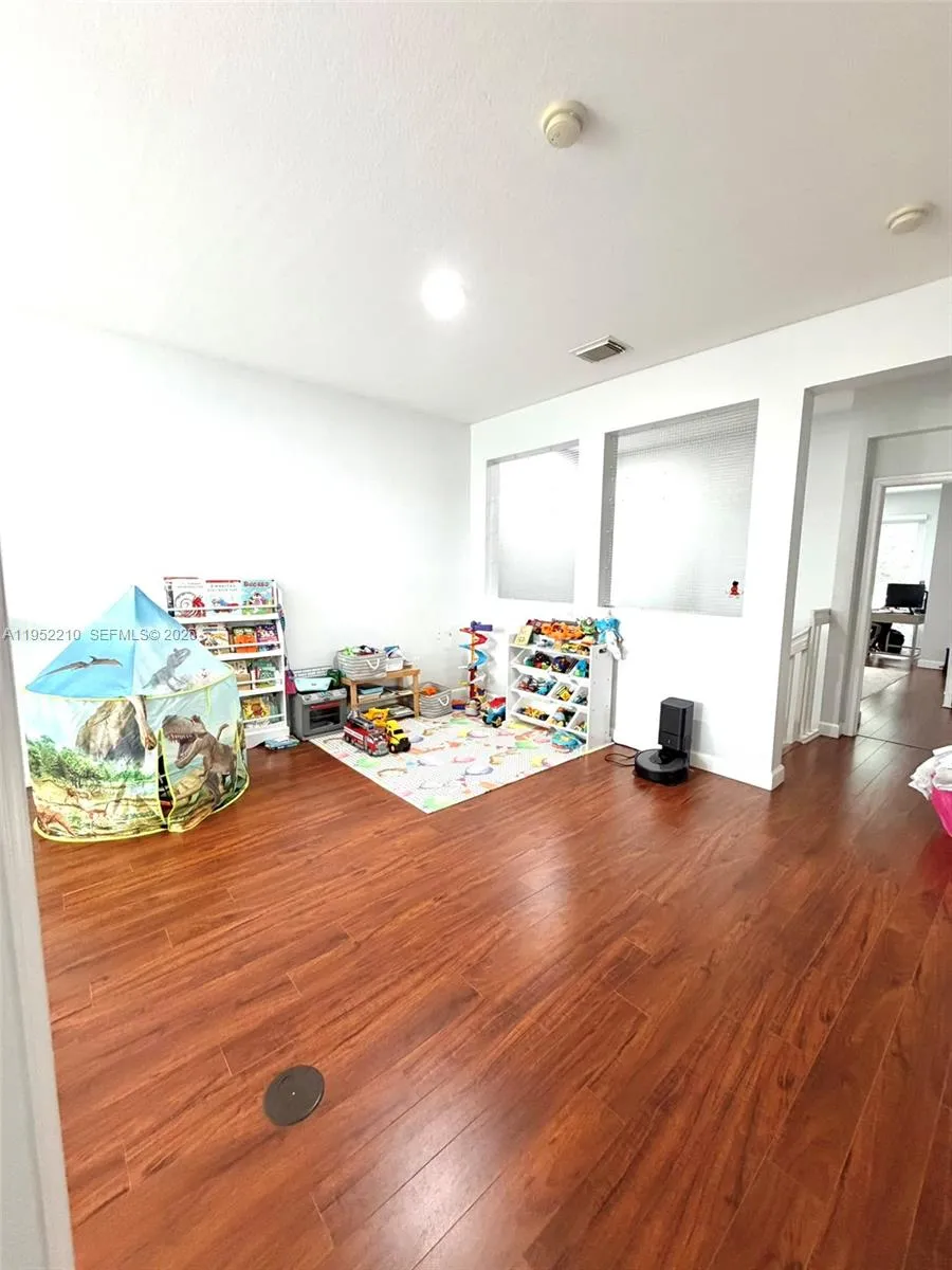 10780 Nw 74th Ln, Doral, Florida 33178, Doral, Florida 33178, 3 Bedrooms Bedrooms, ,3 BathroomsBathrooms,Residential,For Sale,10780 Nw 74th Ln, Doral, Florida 33178,A11952210