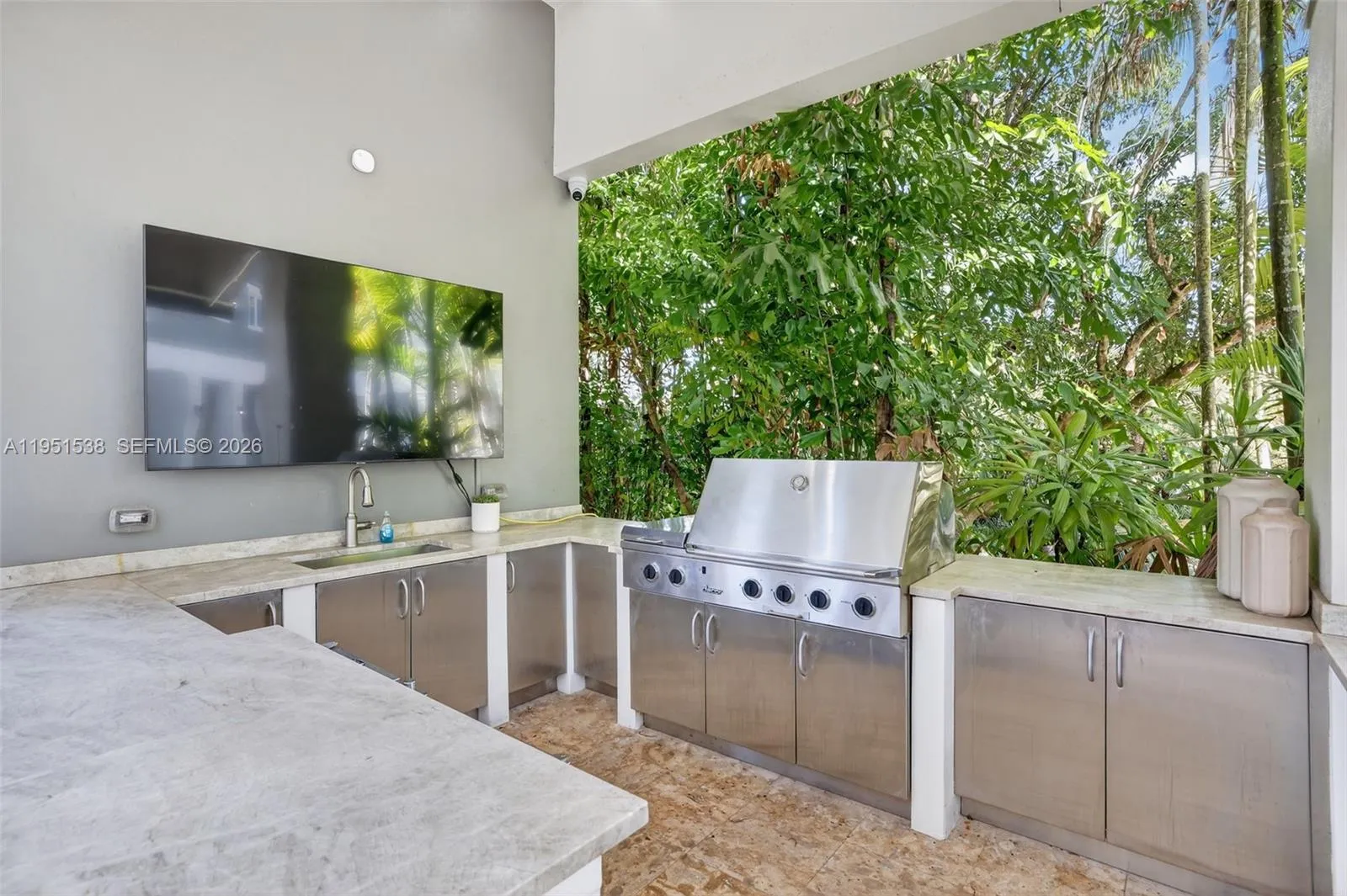 101 Holly Ln, Plantation, Florida 33317, Plantation, Florida 33317, 7 Bedrooms Bedrooms, ,6 BathroomsBathrooms,Residential,For Sale,101 Holly Ln, Plantation, Florida 33317,A11951538