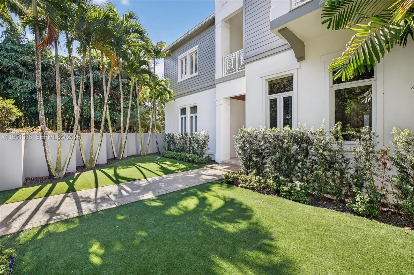 101 Holly Ln, Plantation, Florida 33317, Plantation, Florida 33317, 7 Bedrooms Bedrooms, ,6 BathroomsBathrooms,Residential,For Sale,101 Holly Ln, Plantation, Florida 33317,A11951538