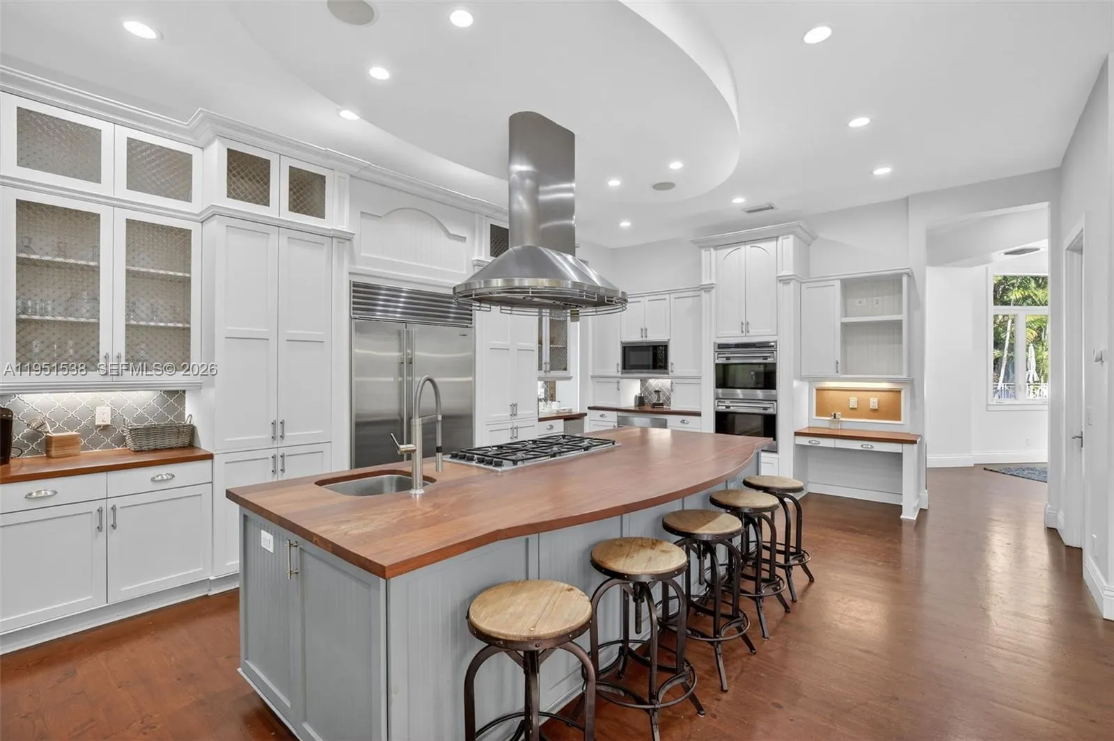 101 Holly Ln, Plantation, Florida 33317, Plantation, Florida 33317, 7 Bedrooms Bedrooms, ,6 BathroomsBathrooms,Residential,For Sale,101 Holly Ln, Plantation, Florida 33317,A11951538