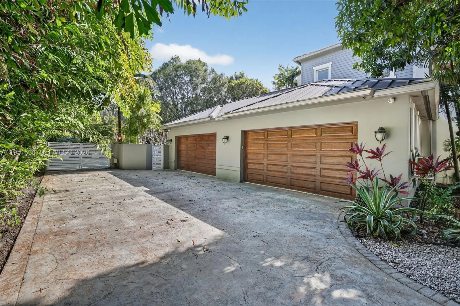 101 Holly Ln, Plantation, Florida 33317, Plantation, Florida 33317, 7 Bedrooms Bedrooms, ,6 BathroomsBathrooms,Residential,For Sale,101 Holly Ln, Plantation, Florida 33317,A11951538