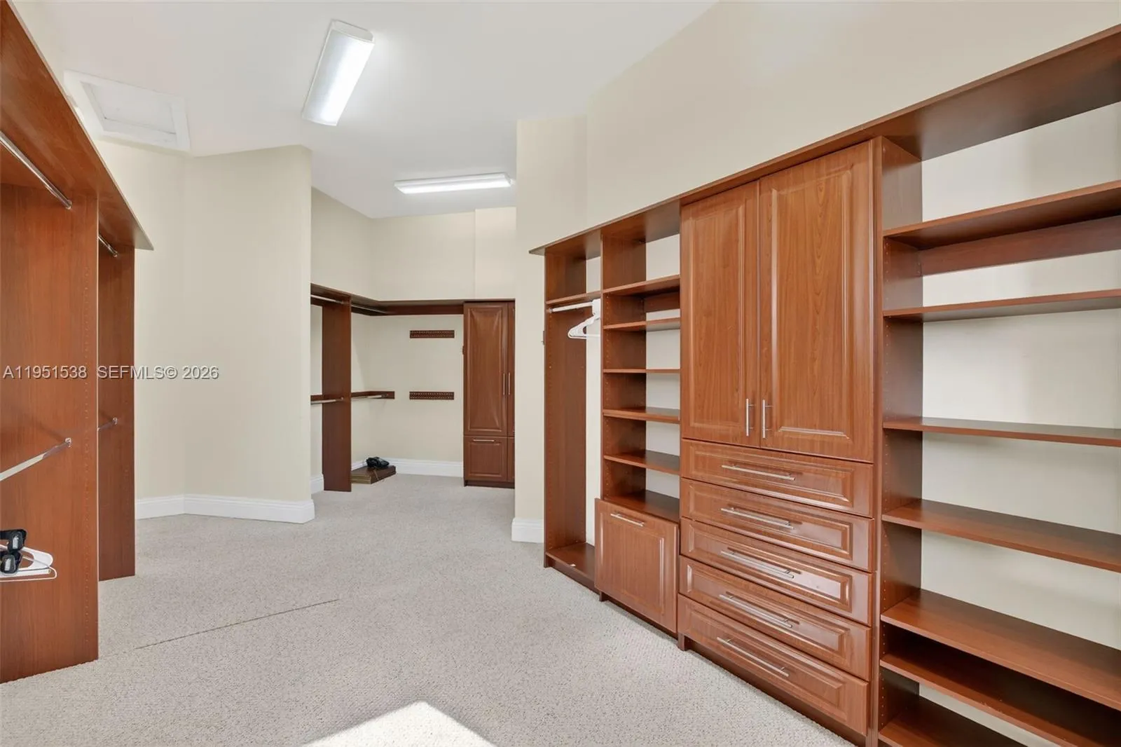 101 Holly Ln, Plantation, Florida 33317, Plantation, Florida 33317, 7 Bedrooms Bedrooms, ,6 BathroomsBathrooms,Residential,For Sale,101 Holly Ln, Plantation, Florida 33317,A11951538