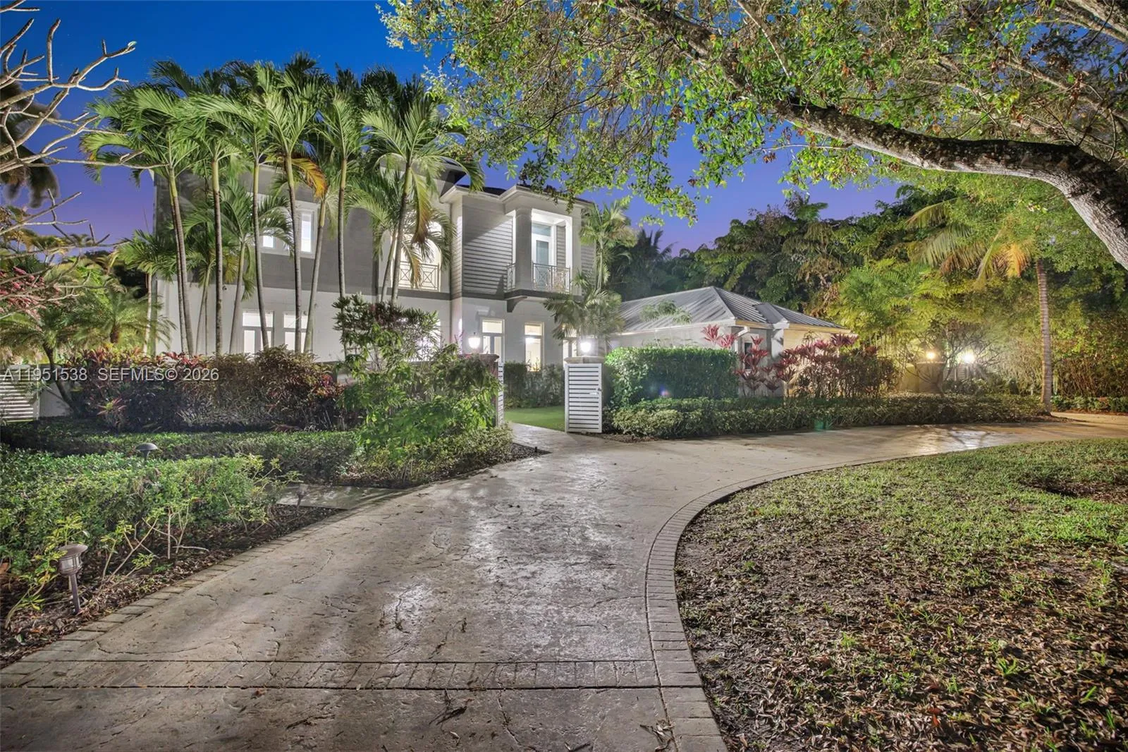 101 Holly Ln, Plantation, Florida 33317, Plantation, Florida 33317, 7 Bedrooms Bedrooms, ,6 BathroomsBathrooms,Residential,For Sale,101 Holly Ln, Plantation, Florida 33317,A11951538