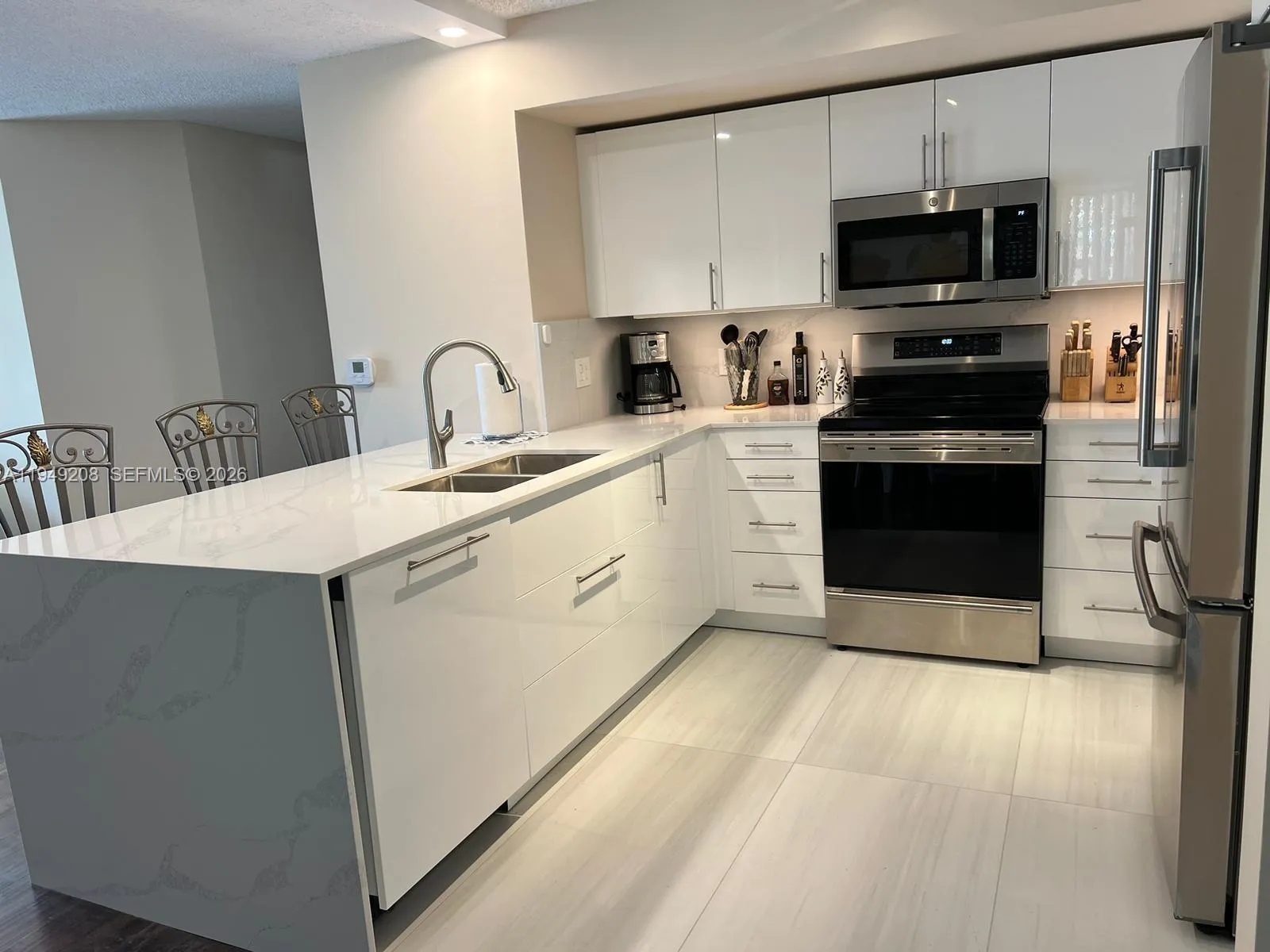 19901 E Country Club Dr 2202, Aventura, Florida 33, Aventura, Florida 33180, 3 Bedrooms Bedrooms, ,2 BathroomsBathrooms,Residential Lease,For Rent,19901 E Country Club Dr 2202, Aventura, Florida 33,A11949208