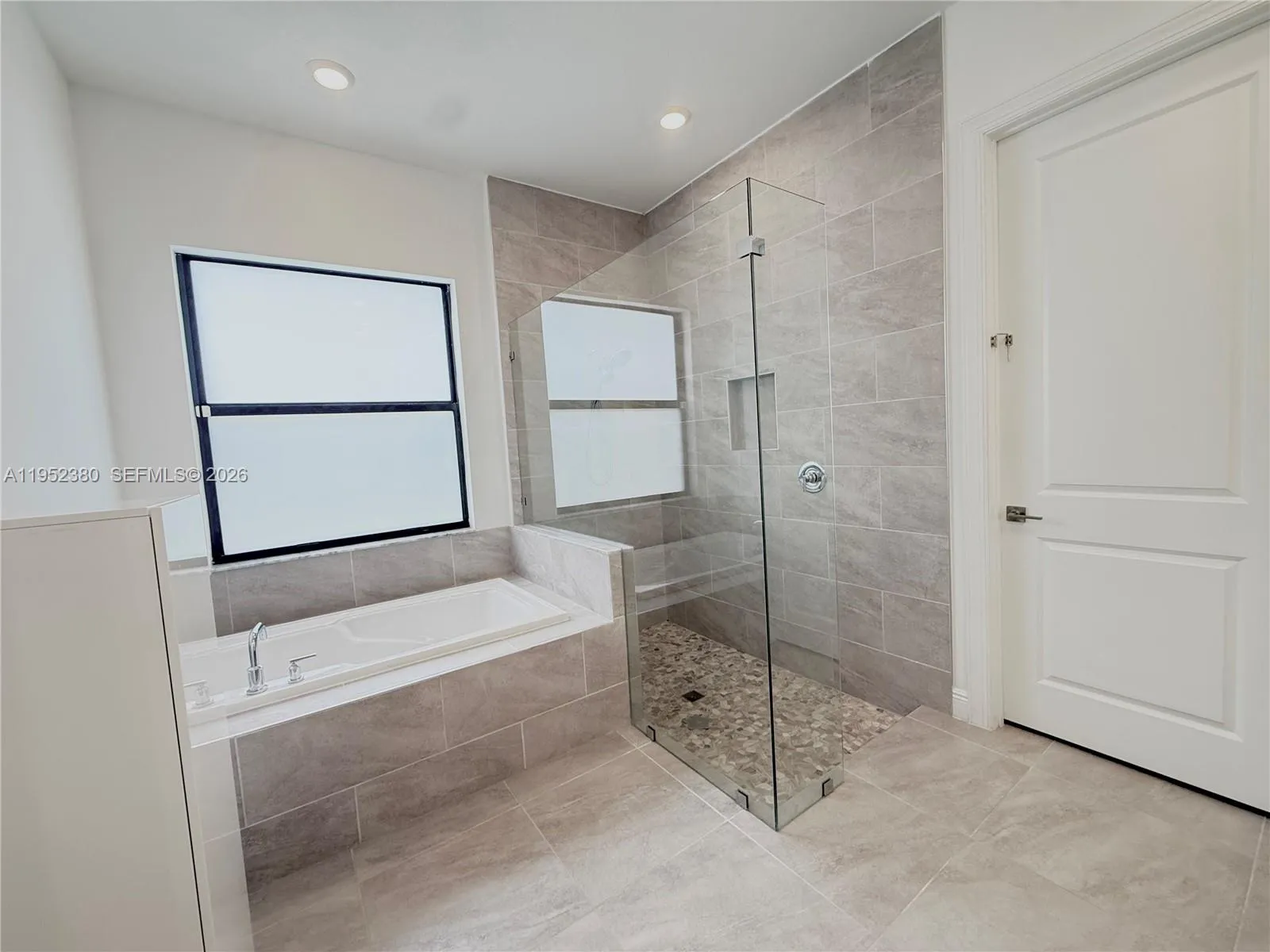 12160 N Baypoint Cir, Parkland, Florida 33076, Parkland, Florida 33076, 3 Bedrooms Bedrooms, ,2 BathroomsBathrooms,Residential,For Sale,12160 N Baypoint Cir, Parkland, Florida 33076,A11952380