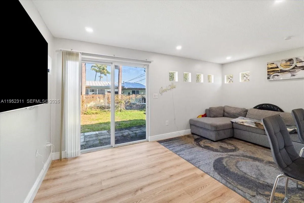 5402 Nw 25th Ter, Tamarac, Florida 33309, Tamarac, Florida 33309, 2 Bedrooms Bedrooms, ,1 BathroomBathrooms,Residential,For Sale,5402 Nw 25th Ter, Tamarac, Florida 33309,A11952311