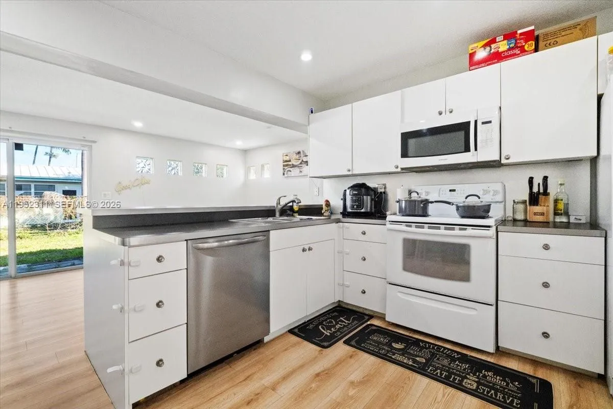 5402 Nw 25th Ter, Tamarac, Florida 33309, Tamarac, Florida 33309, 2 Bedrooms Bedrooms, ,1 BathroomBathrooms,Residential,For Sale,5402 Nw 25th Ter, Tamarac, Florida 33309,A11952311