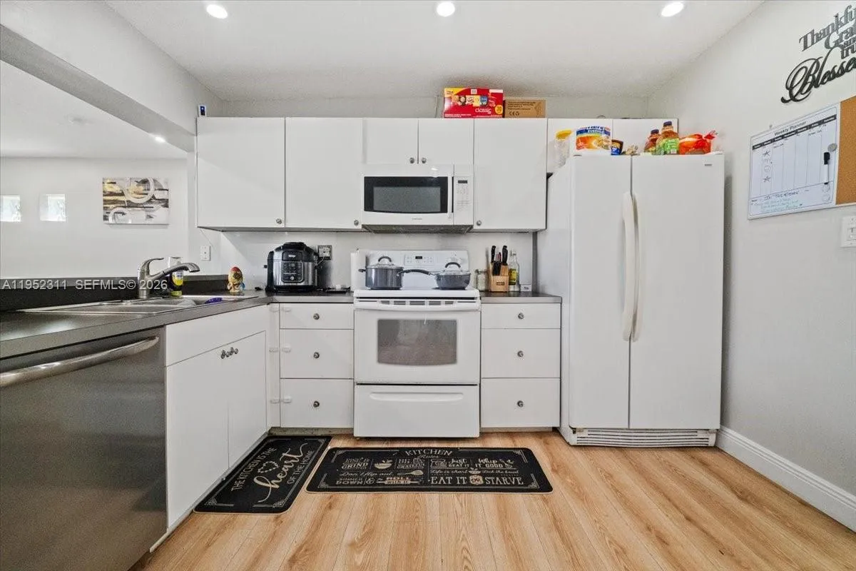 5402 Nw 25th Ter, Tamarac, Florida 33309, Tamarac, Florida 33309, 2 Bedrooms Bedrooms, ,1 BathroomBathrooms,Residential,For Sale,5402 Nw 25th Ter, Tamarac, Florida 33309,A11952311