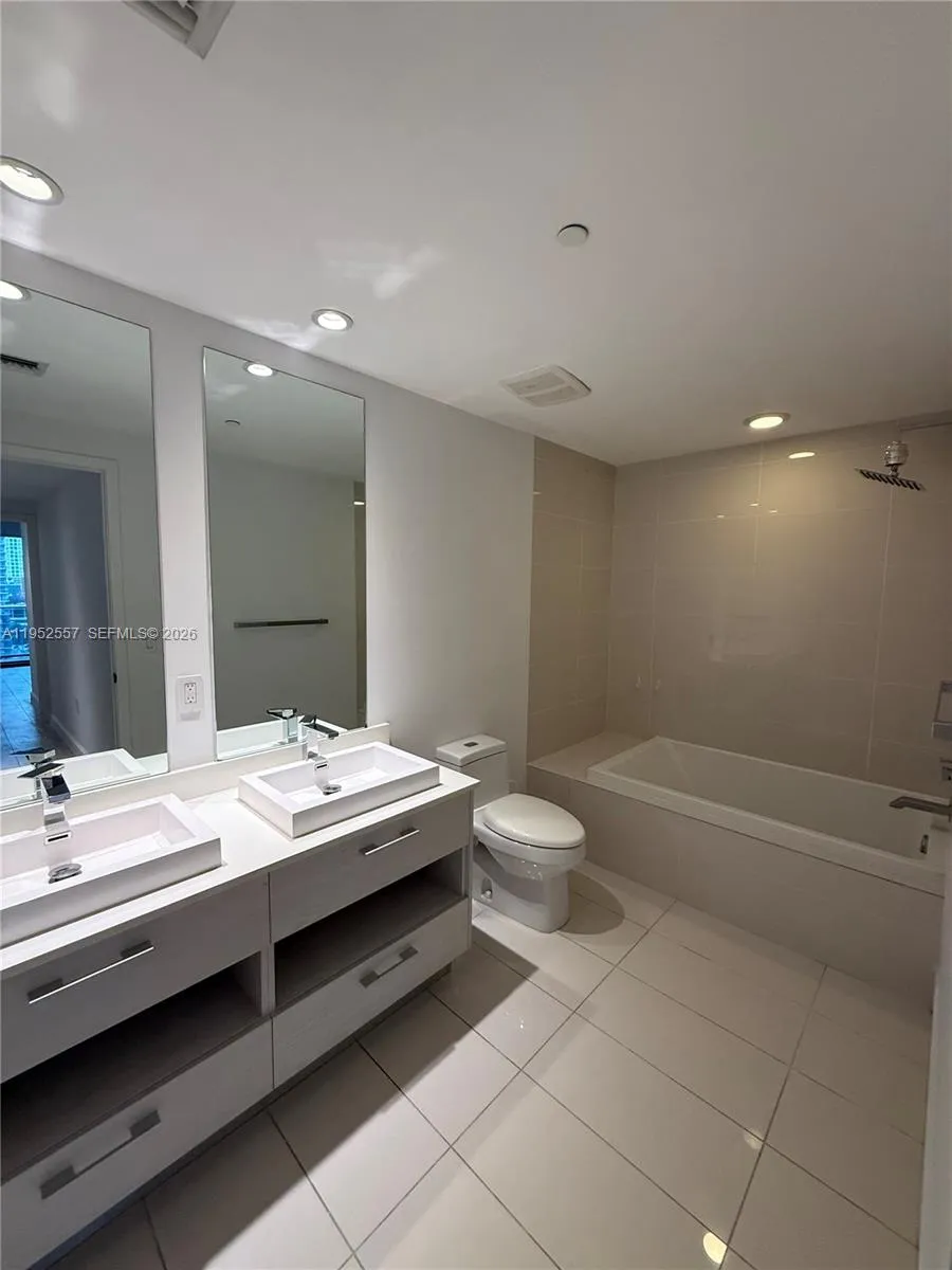 45 Sw 9th St 1004, Miami, Florida 33130, Miami, Florida 33130, 1 Bedroom Bedrooms, ,1 BathroomBathrooms,Residential,For Sale,45 Sw 9th St 1004, Miami, Florida 33130,A11952557