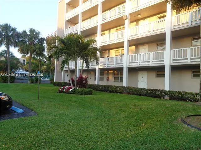 1075 Riverside Dr 304, Coral Springs, Florida 3307, Coral Springs, Florida 33071, 1 Bedroom Bedrooms, ,1 BathroomBathrooms,Residential Lease,For Rent,1075 Riverside Dr 304, Coral Springs, Florida 3307,A11952612
