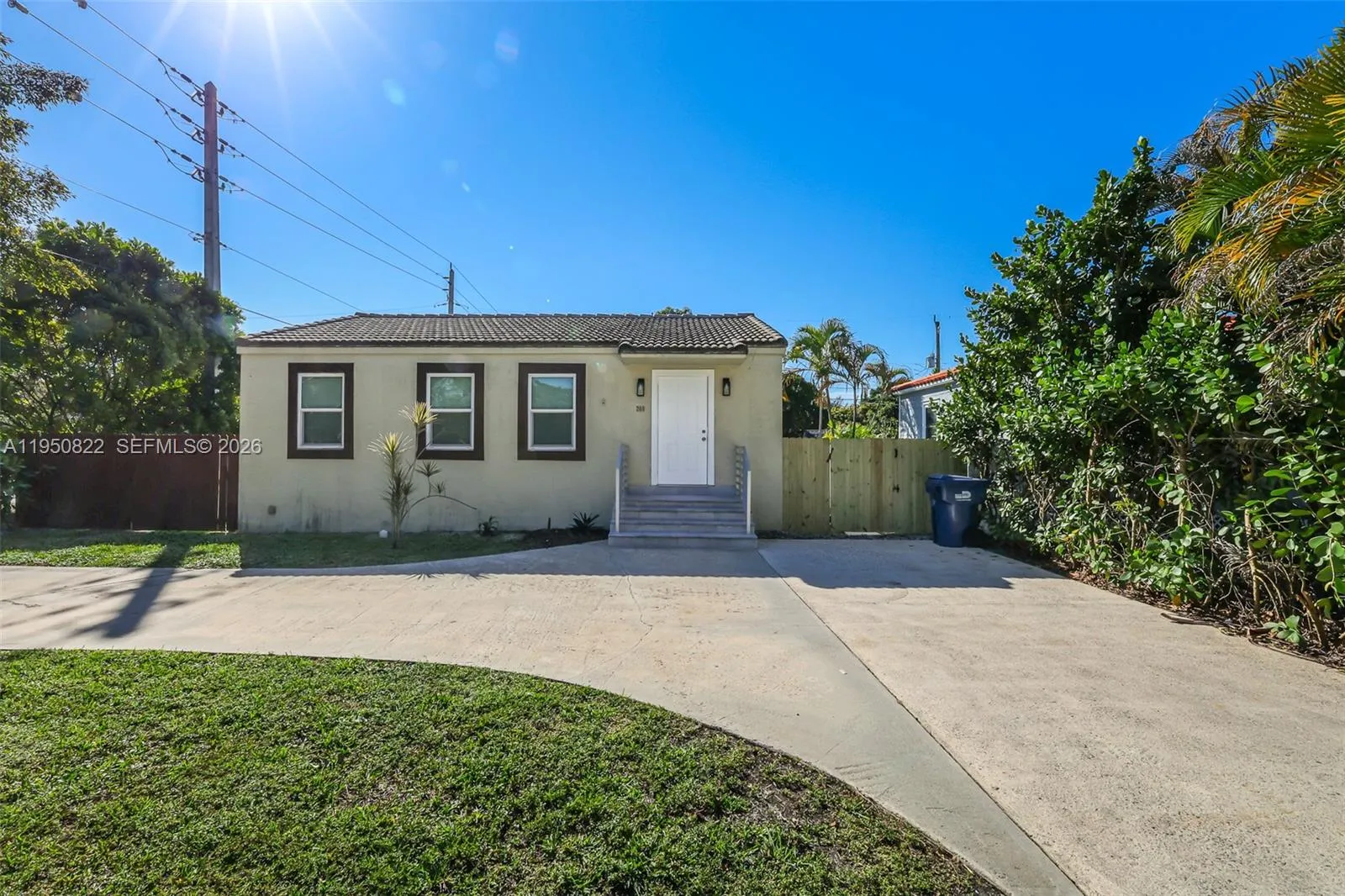 200 Carlisle Dr, Miami Springs, Florida 33166, Miami Springs, Florida 33166, 4 Bedrooms Bedrooms, ,2 BathroomsBathrooms,Residential,For Sale,200 Carlisle Dr, Miami Springs, Florida 33166,A11950822