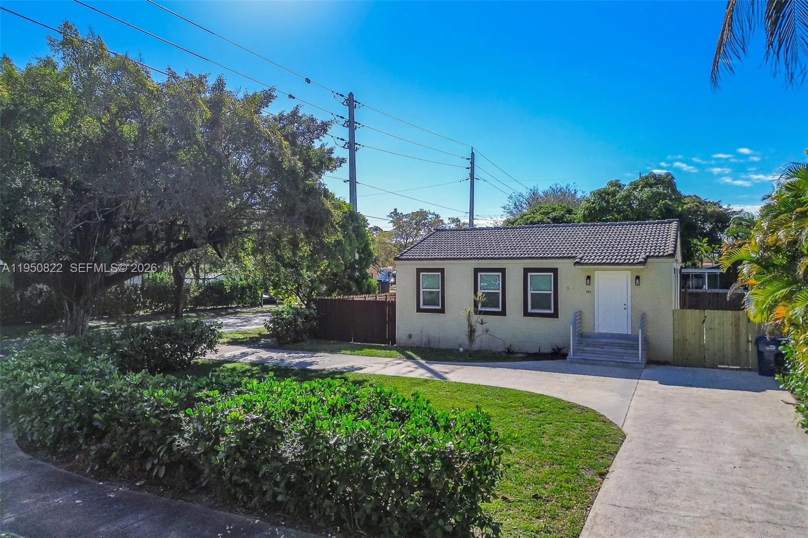 200 Carlisle Dr, Miami Springs, Florida 33166, Miami Springs, Florida 33166, 4 Bedrooms Bedrooms, ,2 BathroomsBathrooms,Residential,For Sale,200 Carlisle Dr, Miami Springs, Florida 33166,A11950822
