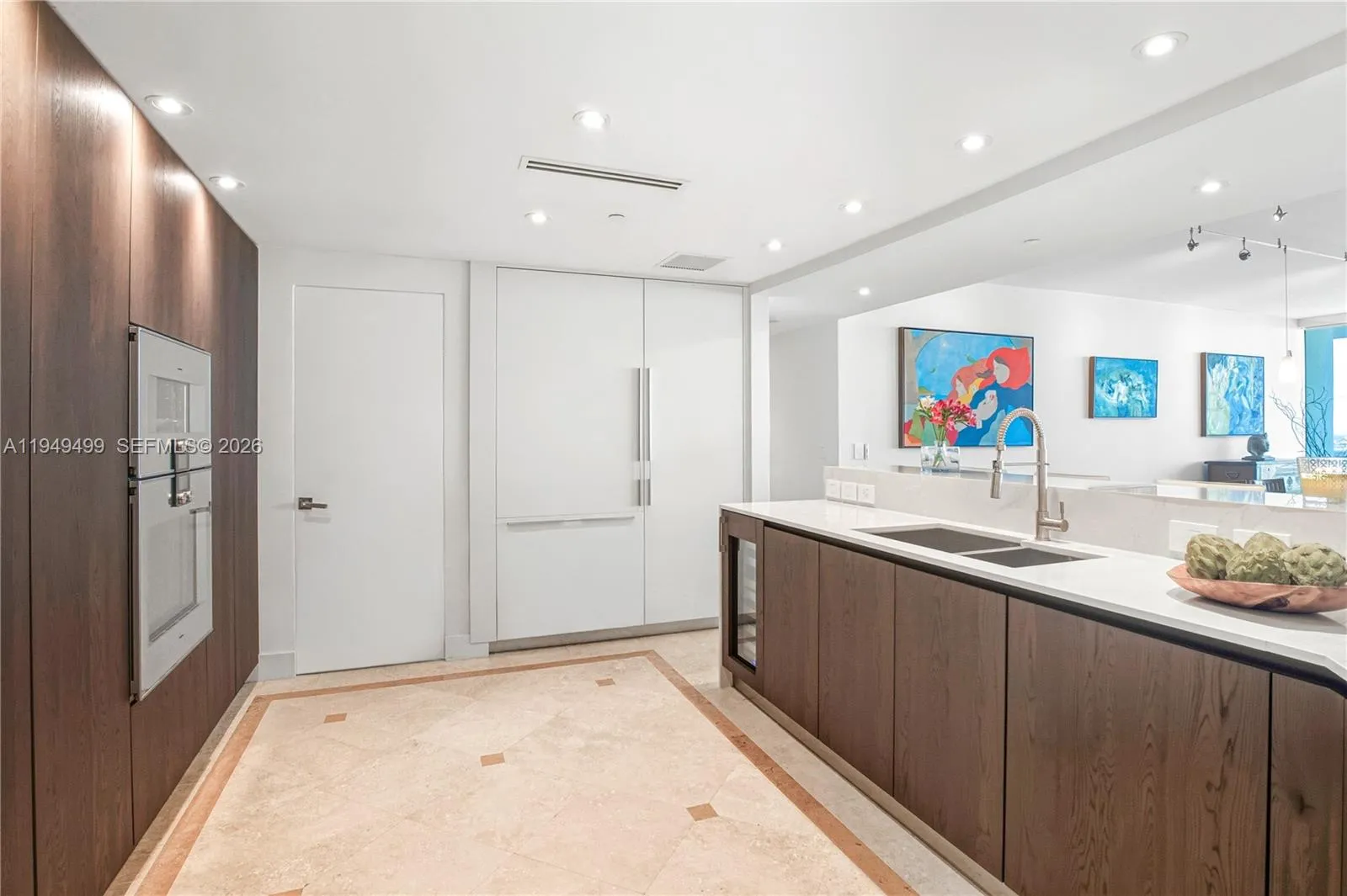 1643 Brickell Ave 2506, Miami, Florida 33129, Miami, Florida 33129, 2 Bedrooms Bedrooms, ,2 BathroomsBathrooms,Residential,For Sale,1643 Brickell Ave 2506, Miami, Florida 33129,A11949499