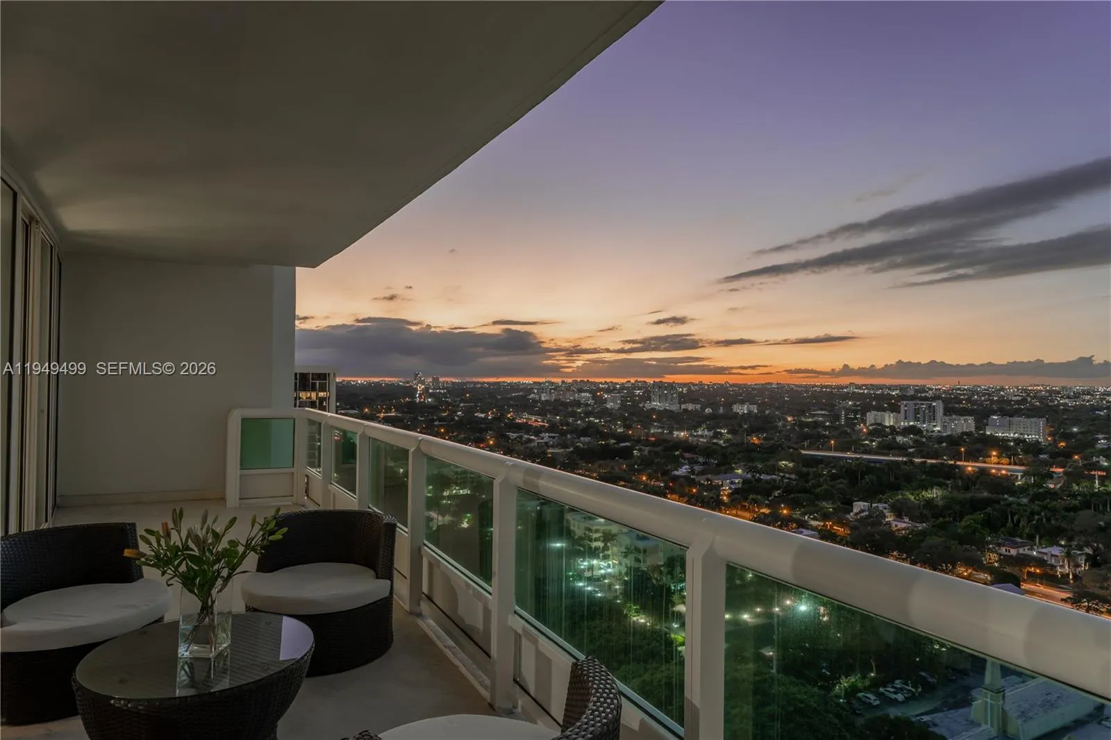 1643 Brickell Ave 2506, Miami, Florida 33129, Miami, Florida 33129, 2 Bedrooms Bedrooms, ,2 BathroomsBathrooms,Residential,For Sale,1643 Brickell Ave 2506, Miami, Florida 33129,A11949499