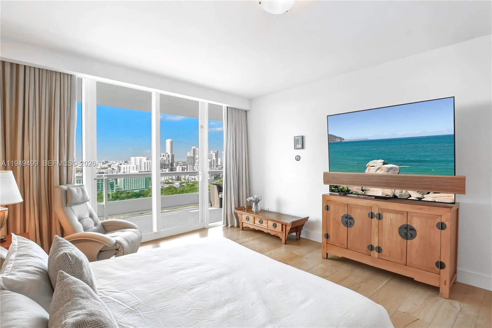 1643 Brickell Ave 2506, Miami, Florida 33129, Miami, Florida 33129, 2 Bedrooms Bedrooms, ,2 BathroomsBathrooms,Residential,For Sale,1643 Brickell Ave 2506, Miami, Florida 33129,A11949499