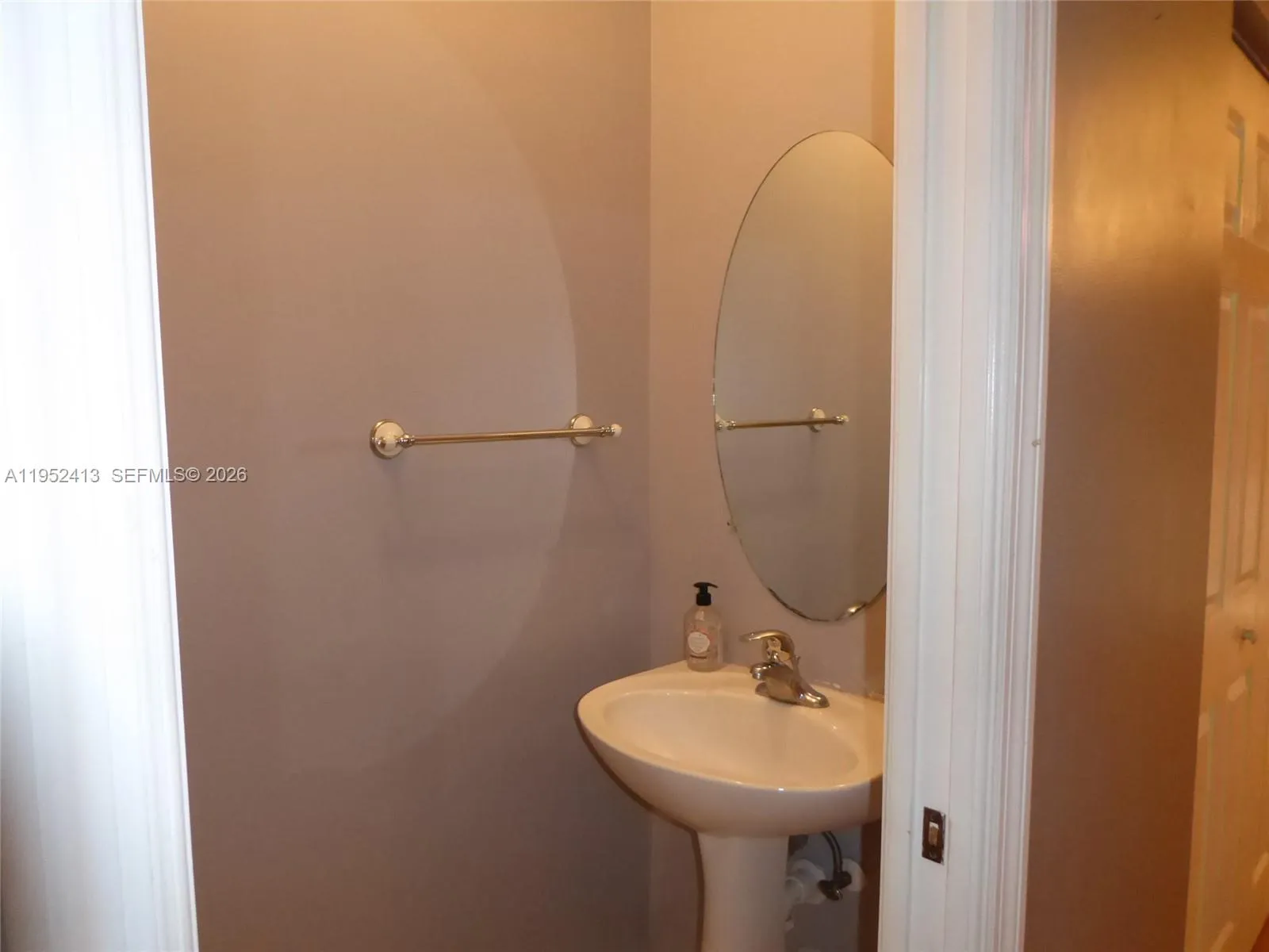 2306 Se 23rd Rd 2306, Homestead, Florida 33035, Homestead, Florida 33035, 3 Bedrooms Bedrooms, ,2 BathroomsBathrooms,Residential,For Sale,2306 Se 23rd Rd 2306, Homestead, Florida 33035,A11952413