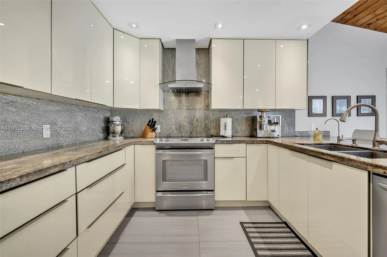 11850 Oak Leaf Dr., Davie, Florida 33330, Davie, Florida 33330, 4 Bedrooms Bedrooms, ,3 BathroomsBathrooms,Residential,For Sale,11850 Oak Leaf Dr., Davie, Florida 33330,A11952332