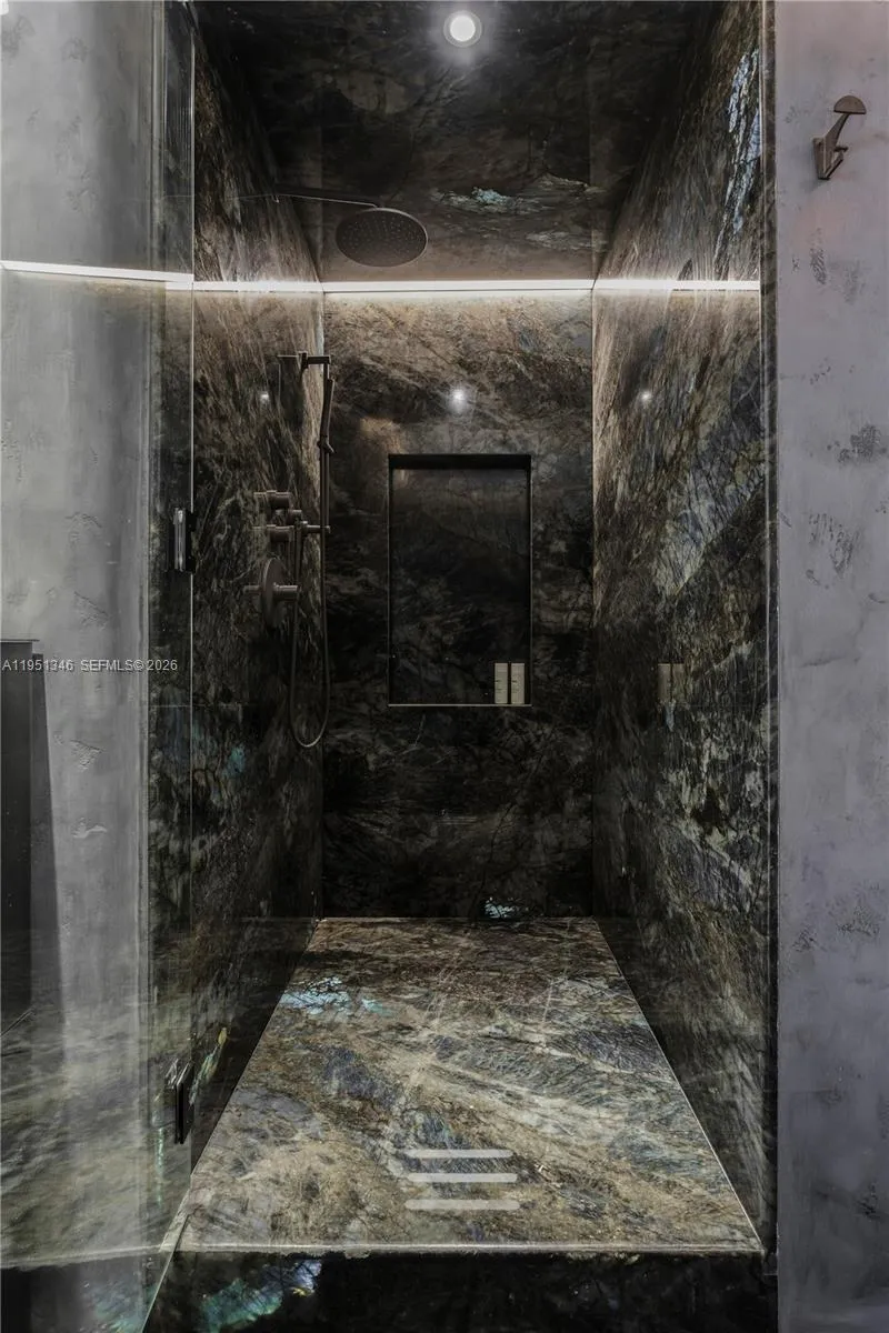 #4 Gorgeous Dramatic Natural Stone that Illluminates