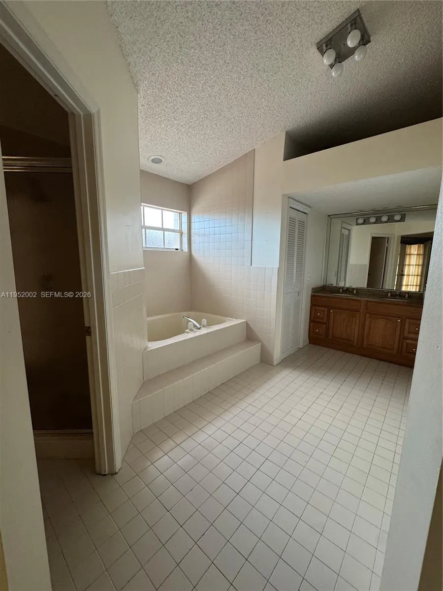 14241 Sw 36th St, Miami, Florida 33175, Miami, Florida 33175, 3 Bedrooms Bedrooms, ,2 BathroomsBathrooms,Residential,For Sale,14241 Sw 36th St, Miami, Florida 33175,A11952002