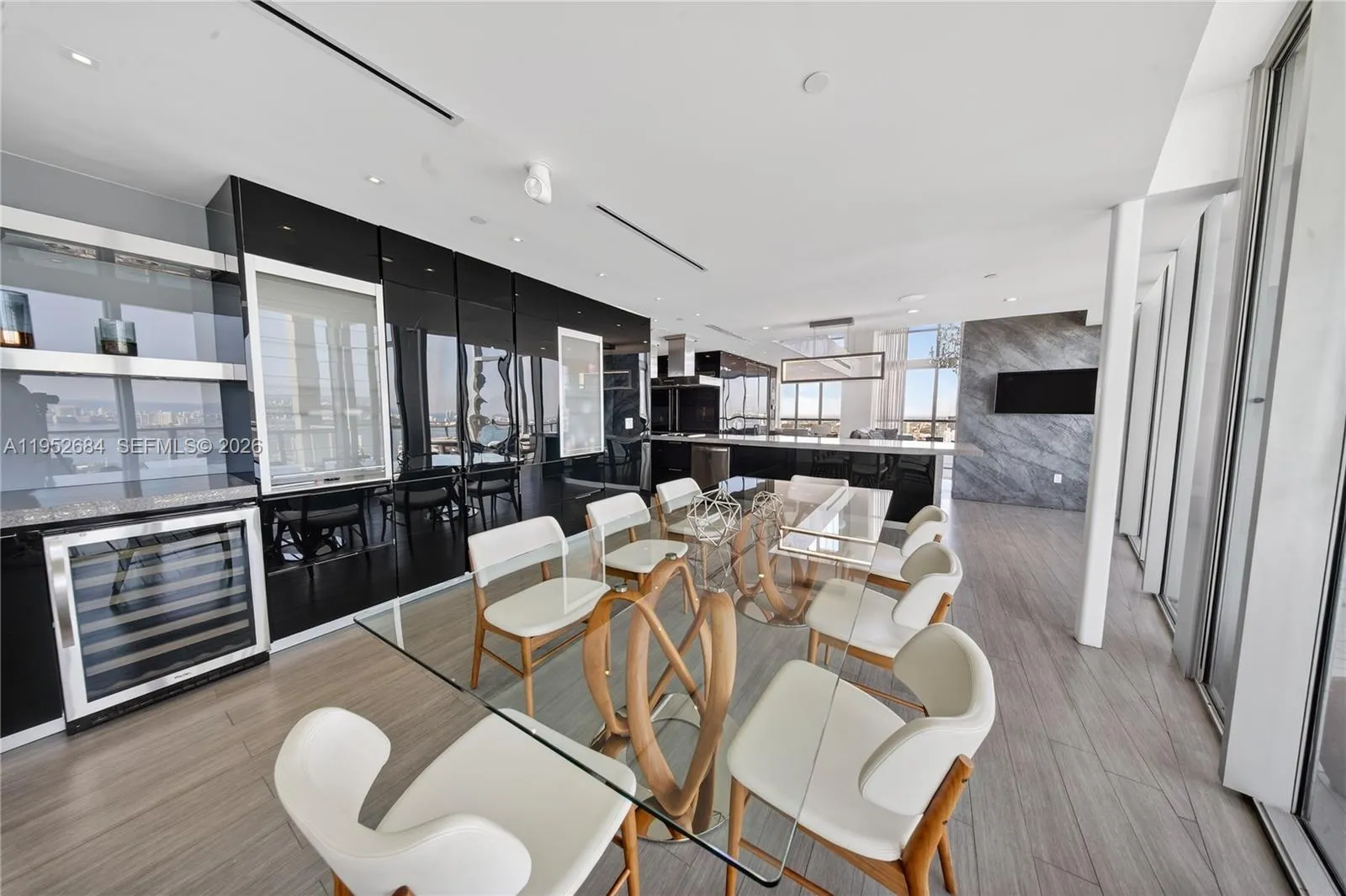 1100 Biscayne Blvd 5306, Miami, Florida 33132, Miami, Florida 33132, 6 Bedrooms Bedrooms, 1 Room Rooms,6 BathroomsBathrooms,Residential,For Sale,1100 Biscayne Blvd 5306, Miami, Florida 33132,A11952684