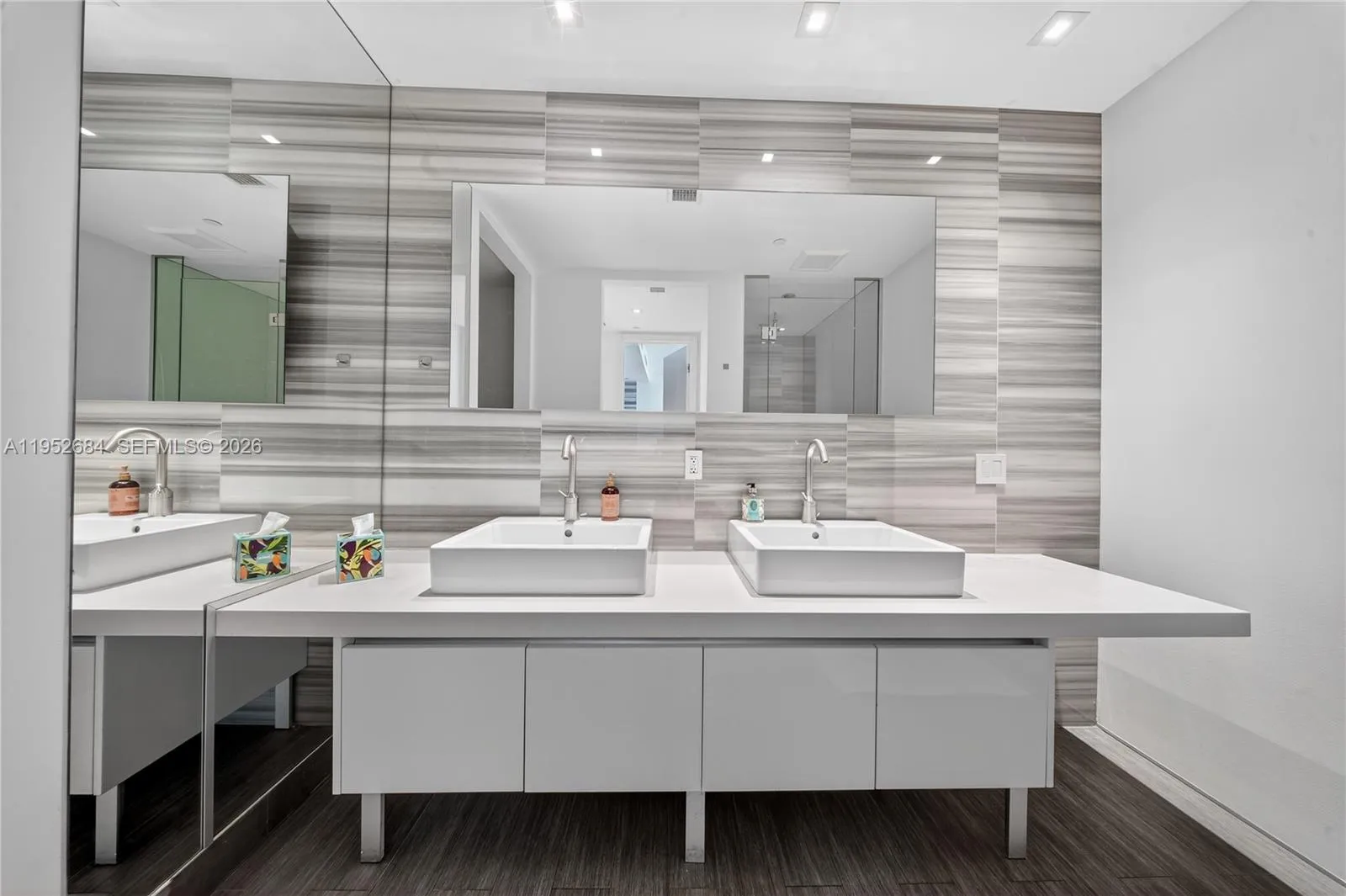 1100 Biscayne Blvd 5306, Miami, Florida 33132, Miami, Florida 33132, 6 Bedrooms Bedrooms, 1 Room Rooms,6 BathroomsBathrooms,Residential,For Sale,1100 Biscayne Blvd 5306, Miami, Florida 33132,A11952684
