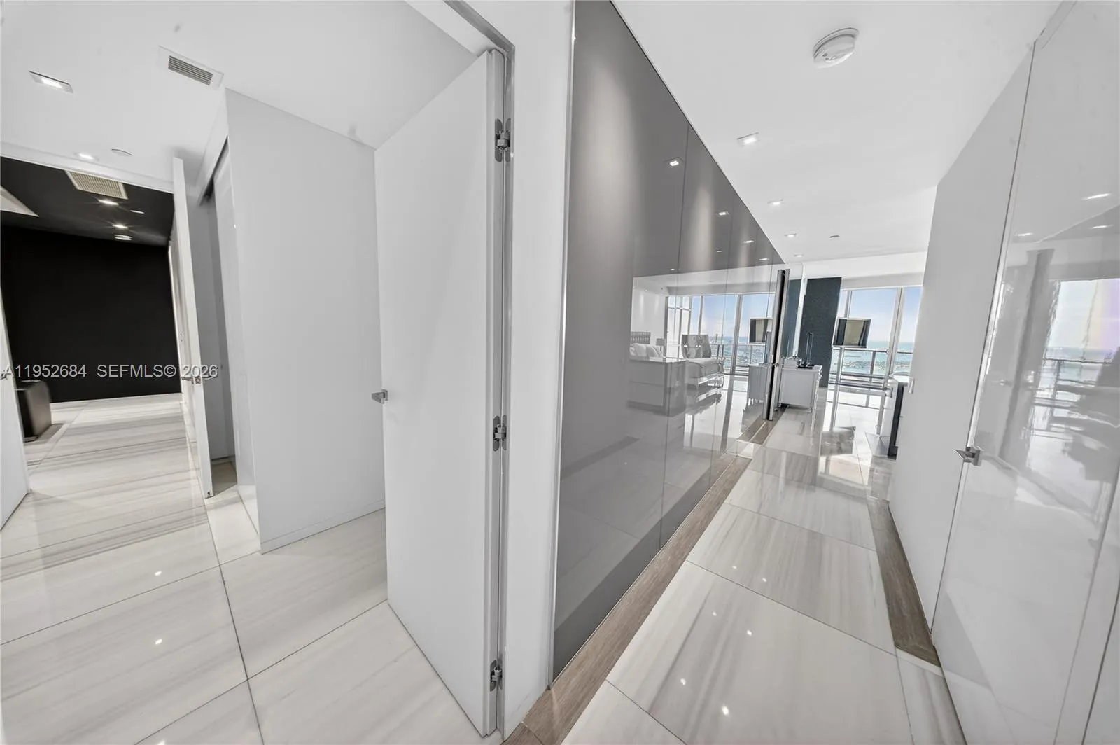 1100 Biscayne Blvd 5306, Miami, Florida 33132, Miami, Florida 33132, 6 Bedrooms Bedrooms, 1 Room Rooms,6 BathroomsBathrooms,Residential,For Sale,1100 Biscayne Blvd 5306, Miami, Florida 33132,A11952684