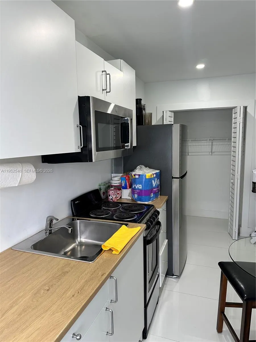 11631 Sw 179th Ter, Miami, Florida 33157, Miami, Florida 33157, 1 Bedroom Bedrooms, ,1 BathroomBathrooms,Residential Lease,For Rent,11631 Sw 179th Ter, Miami, Florida 33157,A11952548