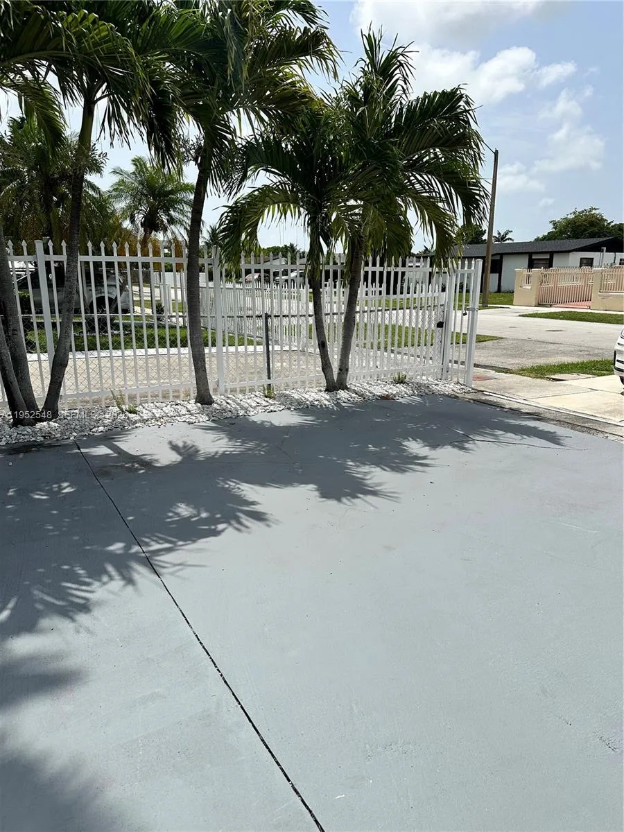 11631 Sw 179th Ter, Miami, Florida 33157, Miami, Florida 33157, 1 Bedroom Bedrooms, ,1 BathroomBathrooms,Residential Lease,For Rent,11631 Sw 179th Ter, Miami, Florida 33157,A11952548