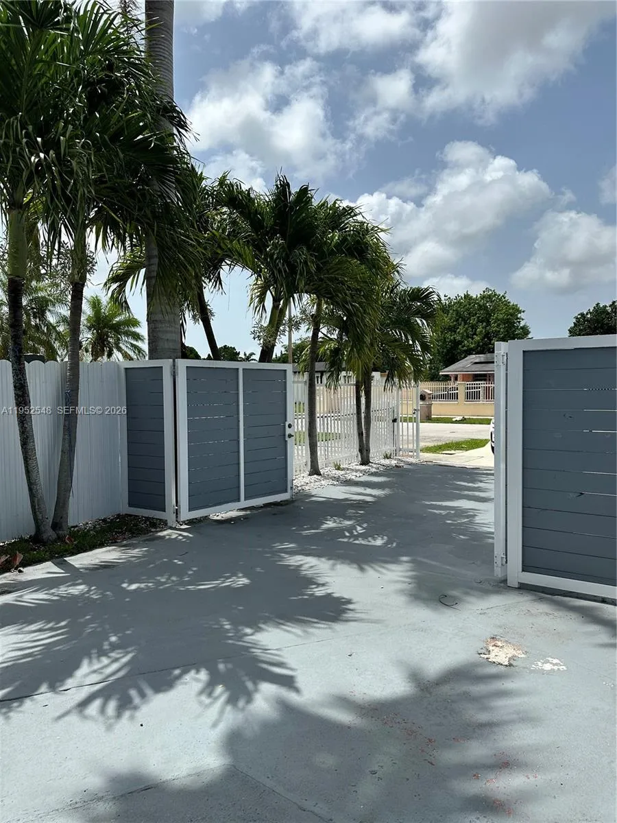 11631 Sw 179th Ter, Miami, Florida 33157, Miami, Florida 33157, 1 Bedroom Bedrooms, ,1 BathroomBathrooms,Residential Lease,For Rent,11631 Sw 179th Ter, Miami, Florida 33157,A11952548