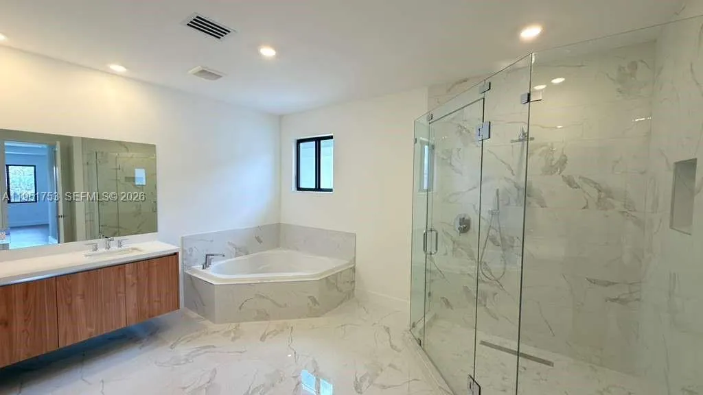 Miami, Florida 33179, 5 Bedrooms Bedrooms, ,4 BathroomsBathrooms,Residential Lease,For Rent,A11951753