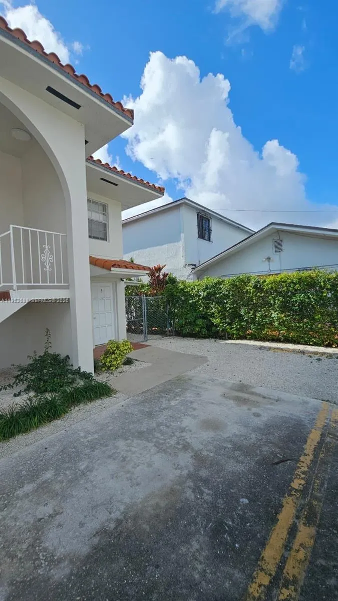5720 Sw 5th St 3, Miami, Florida 33144, Miami, Florida 33144, 2 Bedrooms Bedrooms, ,1 BathroomBathrooms,Residential Lease,For Rent,5720 Sw 5th St 3, Miami, Florida 33144,A11952688