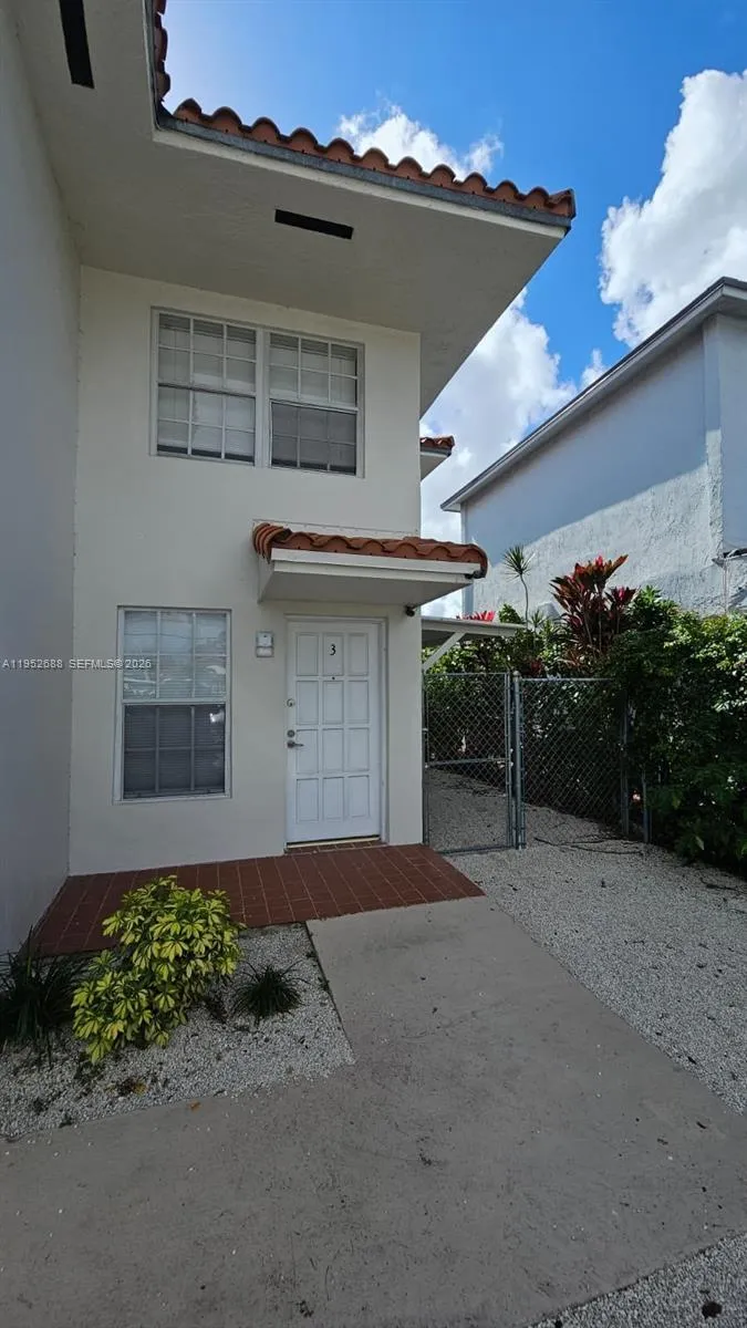 5720 Sw 5th St 3, Miami, Florida 33144, Miami, Florida 33144, 2 Bedrooms Bedrooms, ,1 BathroomBathrooms,Residential Lease,For Rent,5720 Sw 5th St 3, Miami, Florida 33144,A11952688