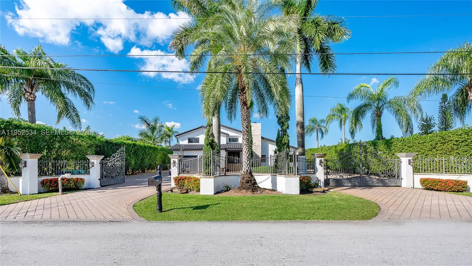 3420 Sw 129th Ave, Miami, Florida 33175, Miami, Florida 33175, 5 Bedrooms Bedrooms, ,5 BathroomsBathrooms,Residential Lease,For Rent,3420 Sw 129th Ave, Miami, Florida 33175,A11952534