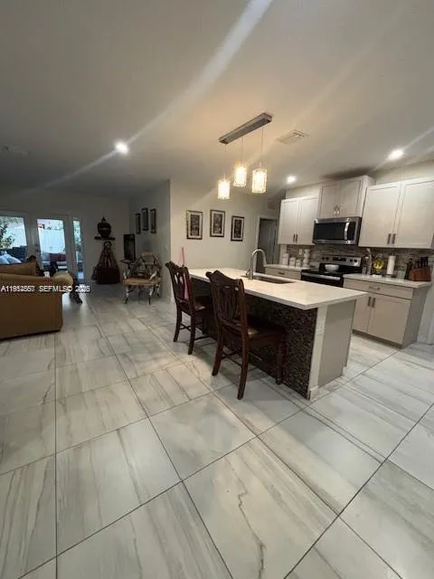439 Ne 6th Pl, Florida City, Florida 33034, Florida City, Florida 33034, 5 Bedrooms Bedrooms, ,3 BathroomsBathrooms,Residential,For Sale,439 Ne 6th Pl, Florida City, Florida 33034,A11952857